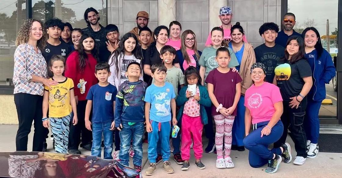 Equipo y niños del proyecto Rescate sobre Ruedas